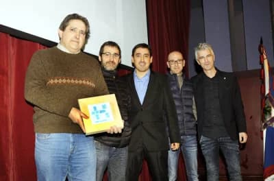 Fungipedia galardonada con el premio Deia Hemendik Sariak
